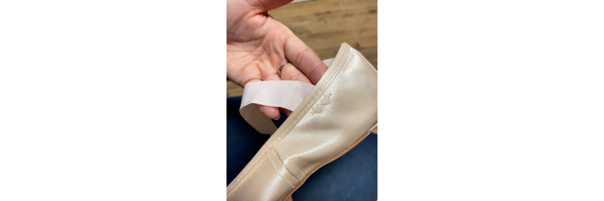Liebe zum Detail - Exzellente Spitzenschuhberatung für Profitänzer, sowie Amatuere. Letzte Woche durften wir zwei Profitänzerinnen bei uns in Mettmann begrüßen.
