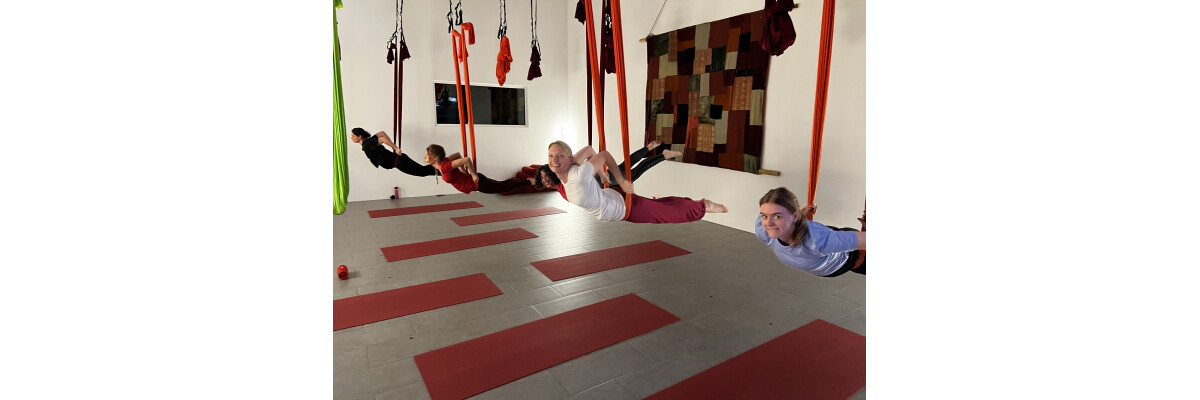 ein Team, das fliegt - unser ganz besonderes Team-Event - Team-Event mit Areal-Yoga - Frühling bei SonnenTanz